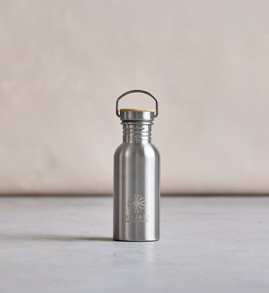 The Benefits of Using a Stainless Steel Water Bottle Over a Plastic One